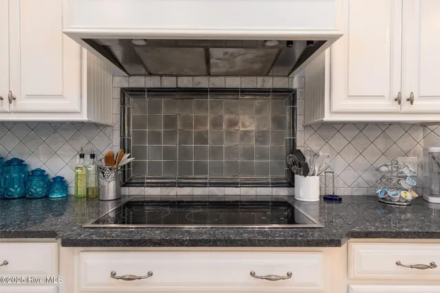 $1,250,000 | 400 Island Drive, Chocowinity, NC 27817