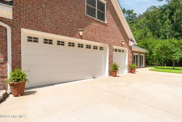 $1,250,000 | 400 Island Drive, Chocowinity, NC 27817