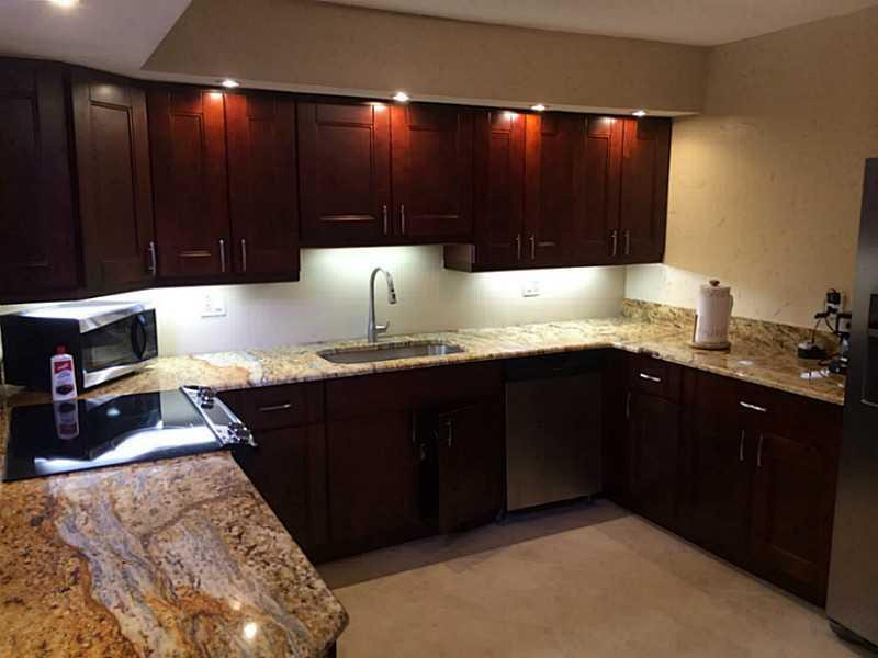 363 West Camino Real, Unit 5 Boca Raton, FL 33432 - Photo 3 of 10 Kitchen