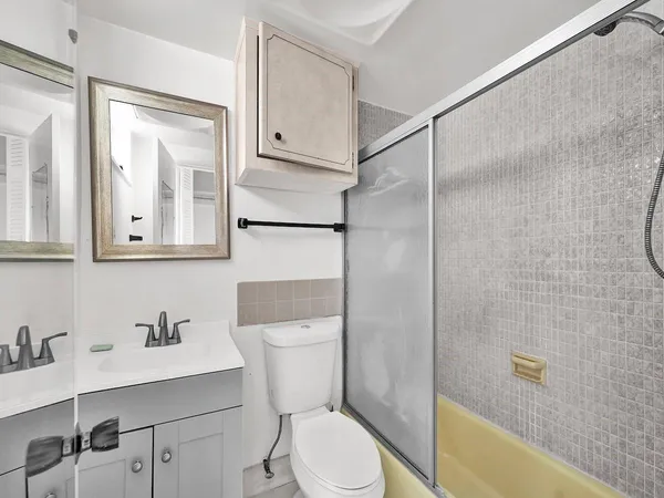 $1,200 | 2430 Northeast 135th Street, Unit 300, North Miami, FL 33181