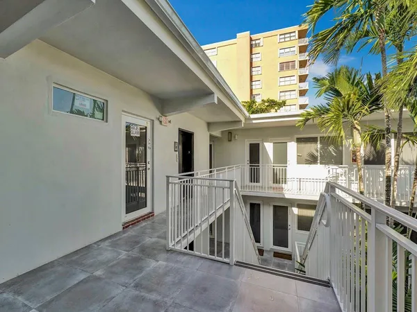 $1,200 | 2430 Northeast 135th Street, Unit 300, North Miami, FL 33181