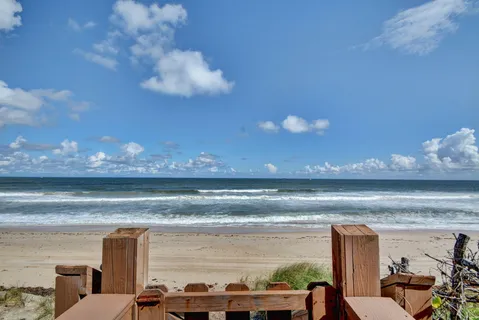 $1,395,000 | 3390 South Ocean Boulevard, Unit 305, Palm Beach, FL 33480