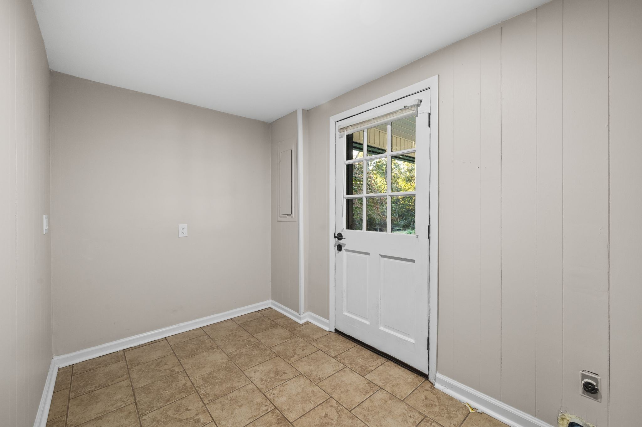 133 Mockerson Road Leoma, TN 38468 - Photo 27 of 33 a view of an empty room with window