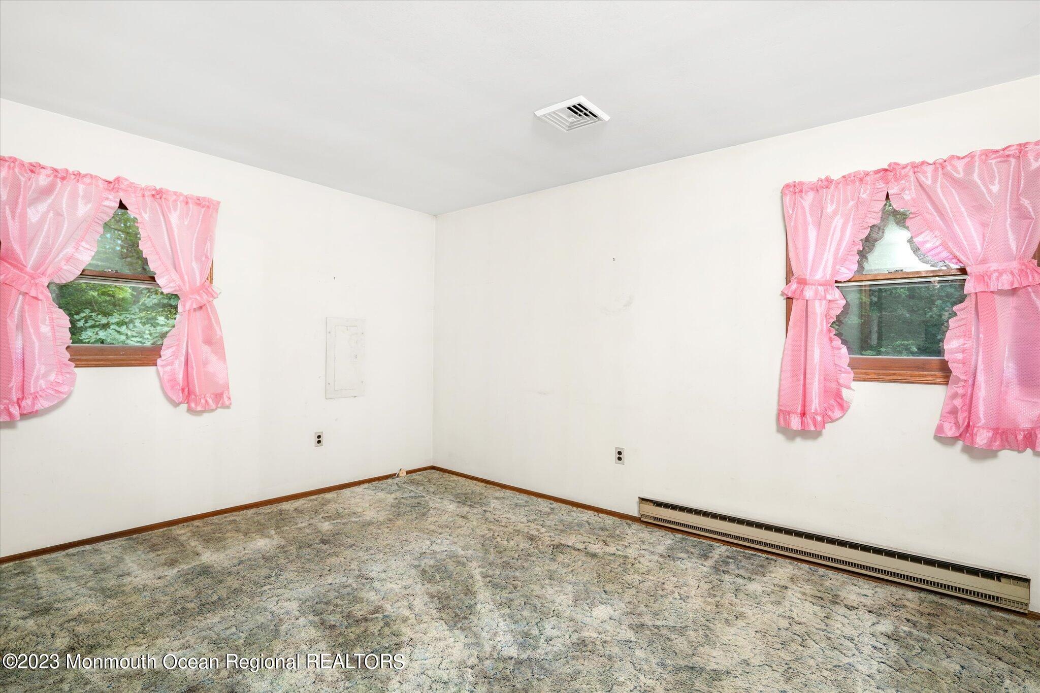 201 West Millstream Road Cream Ridge, NJ 08514 - Photo 20 of 41 a view of room