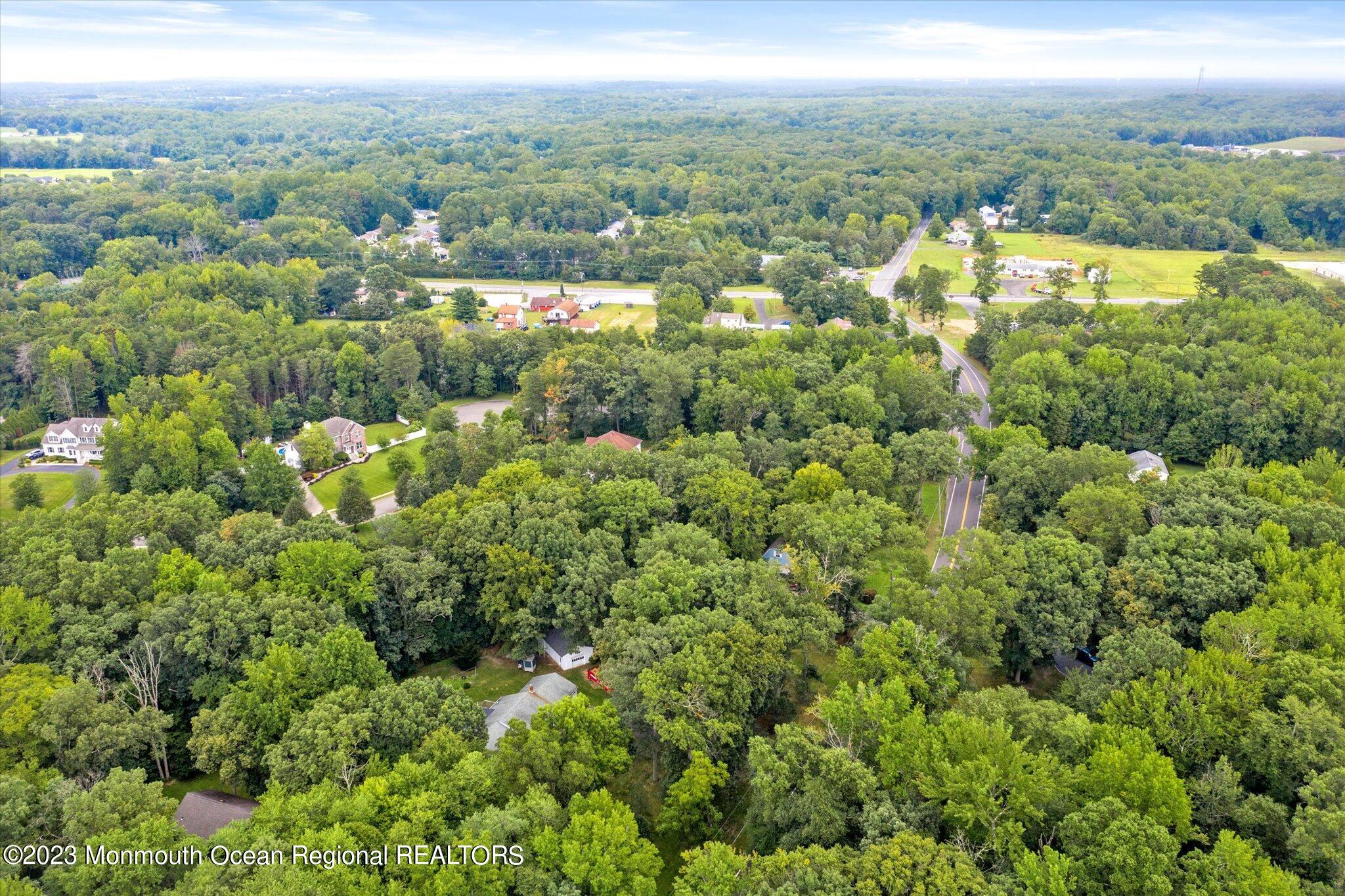 201 West Millstream Road Cream Ridge, NJ 08514 - Photo 31 of 41 02-201_W_Millstream_Rd-2