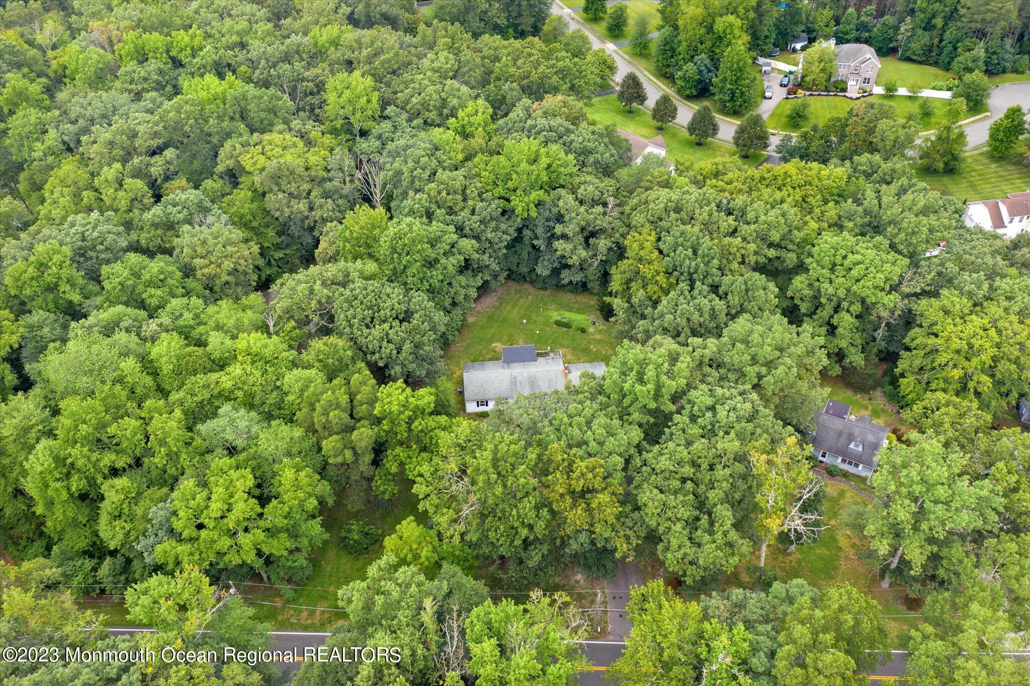201 West Millstream Road Cream Ridge, NJ 08514 - Photo 36 of 41