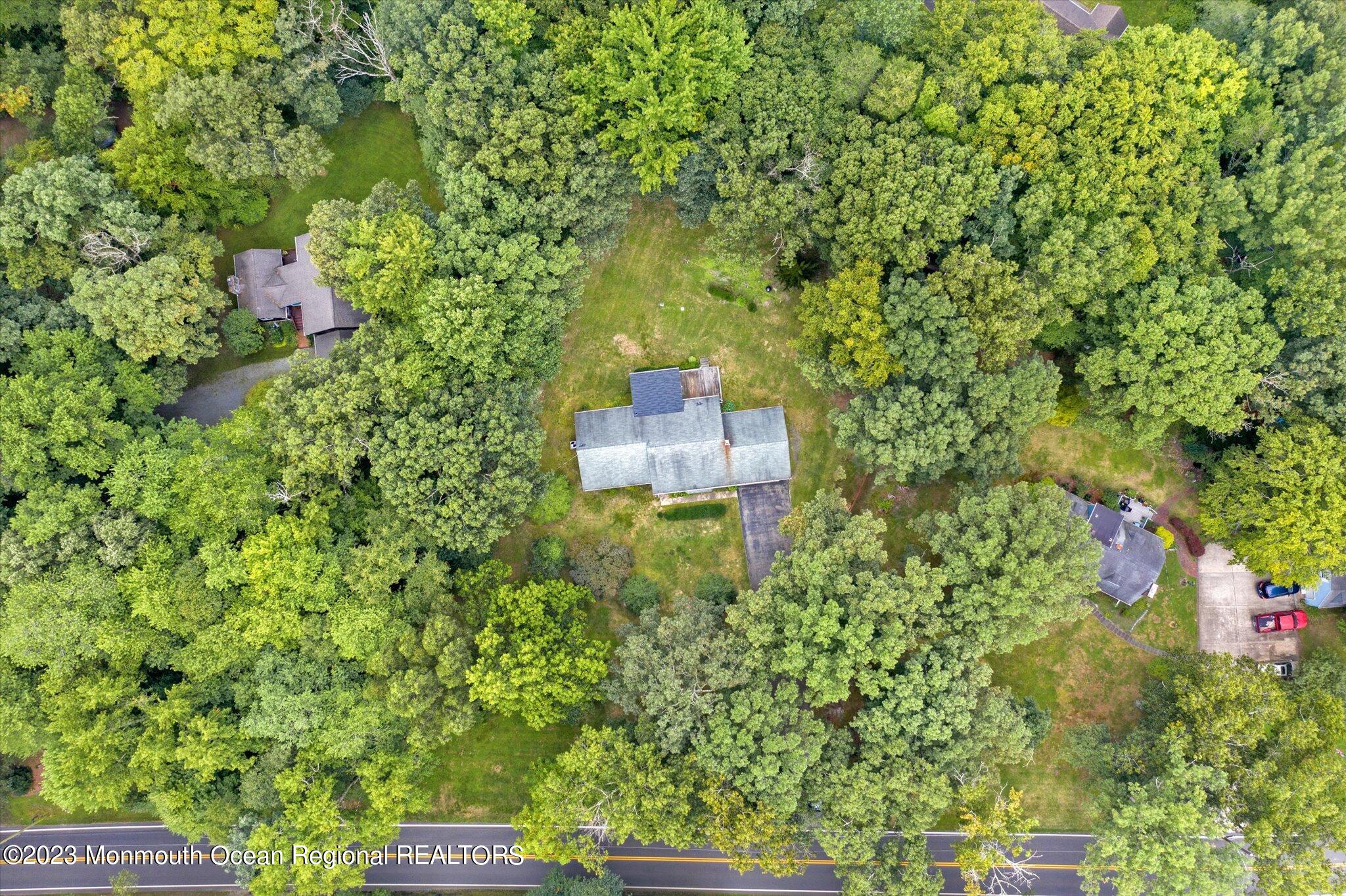 201 West Millstream Road Cream Ridge, NJ 08514 - Photo 38 of 41 a picture of a yard