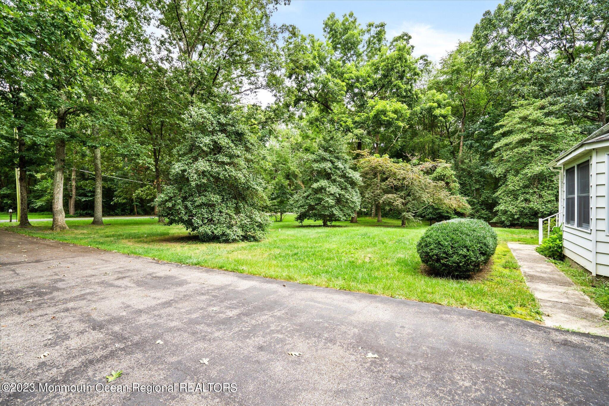 201 West Millstream Road Cream Ridge, NJ 08514 - Photo 5 of 41 09-201_W_Millstream_Rd-9