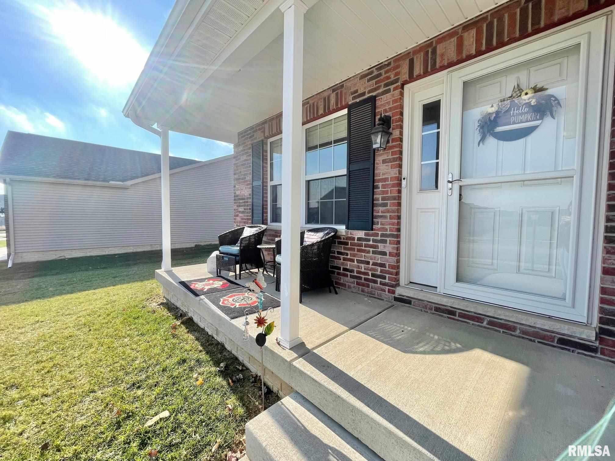 714 Labrador Way Washington, IL 61571 - Photo 3 of 43 Gallery Image 3