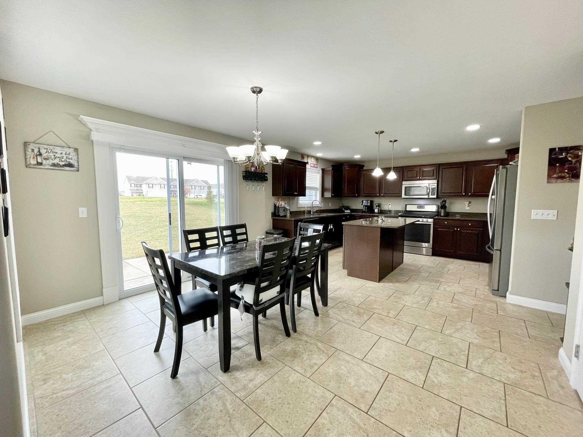 714 Labrador Way Washington, IL 61571 - Photo 8 of 43 Gallery Image 8
