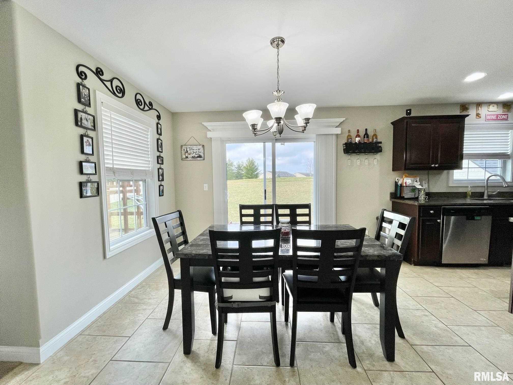 714 Labrador Way Washington, IL 61571 - Photo 9 of 43 Gallery Image 9