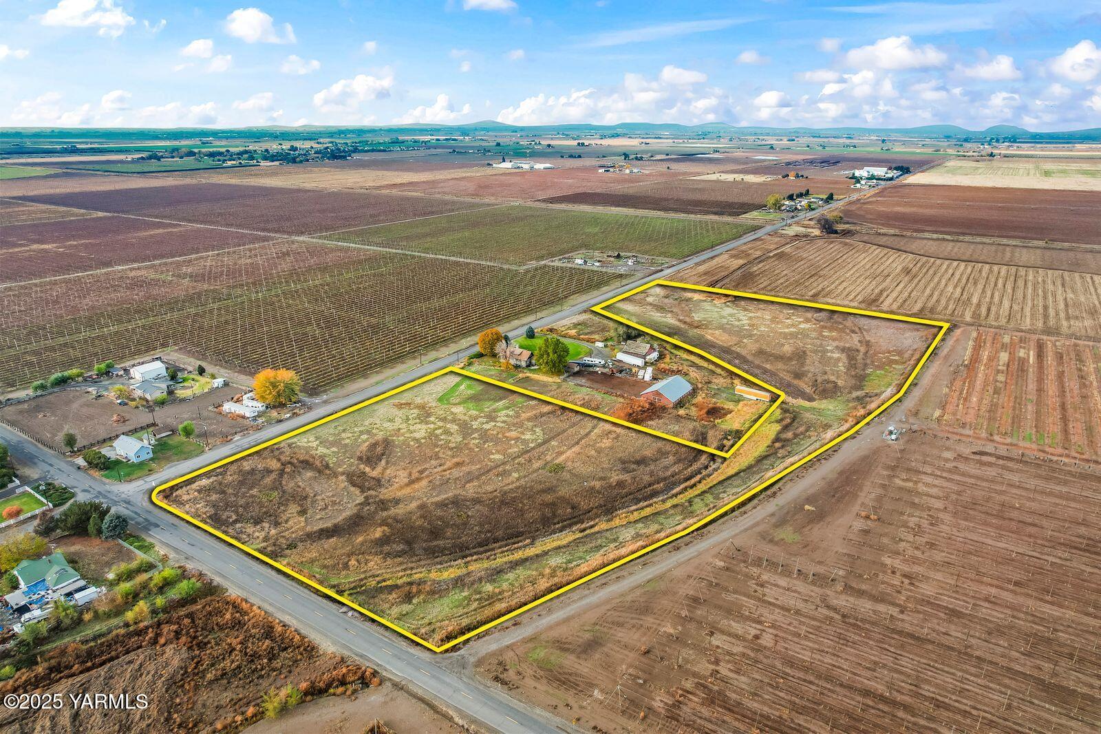 Nka Ashue Road Toppenish, WA 98948 - Photo 1 of 14 a view of a ocean from a balcony