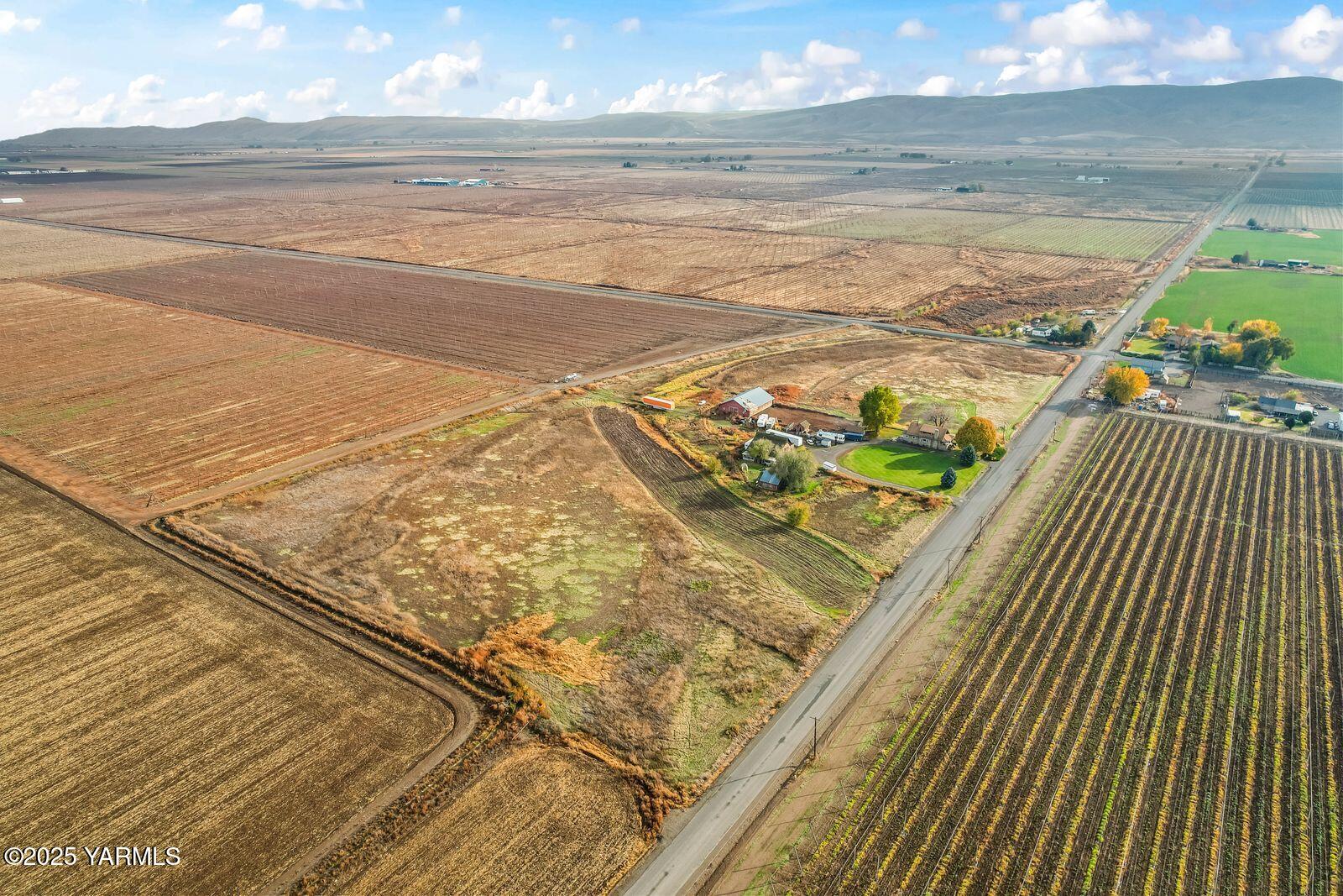 Nka Ashue Road Toppenish, WA 98948 - Photo 13 of 14 a view of an ocean view