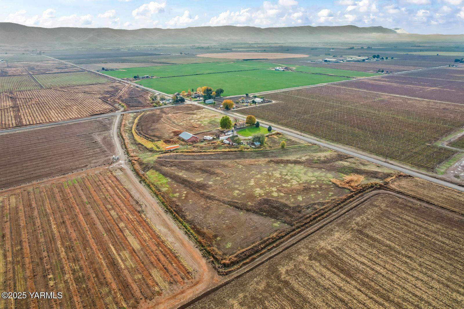 Nka Ashue Road Toppenish, WA 98948 - Photo 9 of 14 a view of a ocean view