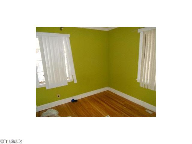 1045 Motor Road Winston-Salem, NC 27105 - Photo 3 of 5 Living Room.