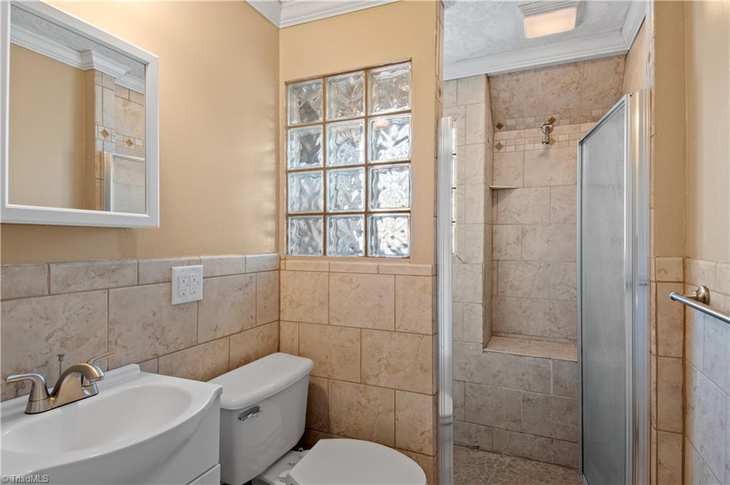 8174 Hawkins Road Clemmons, NC 27012 - Photo 11 of 28 Gallery Image 11
