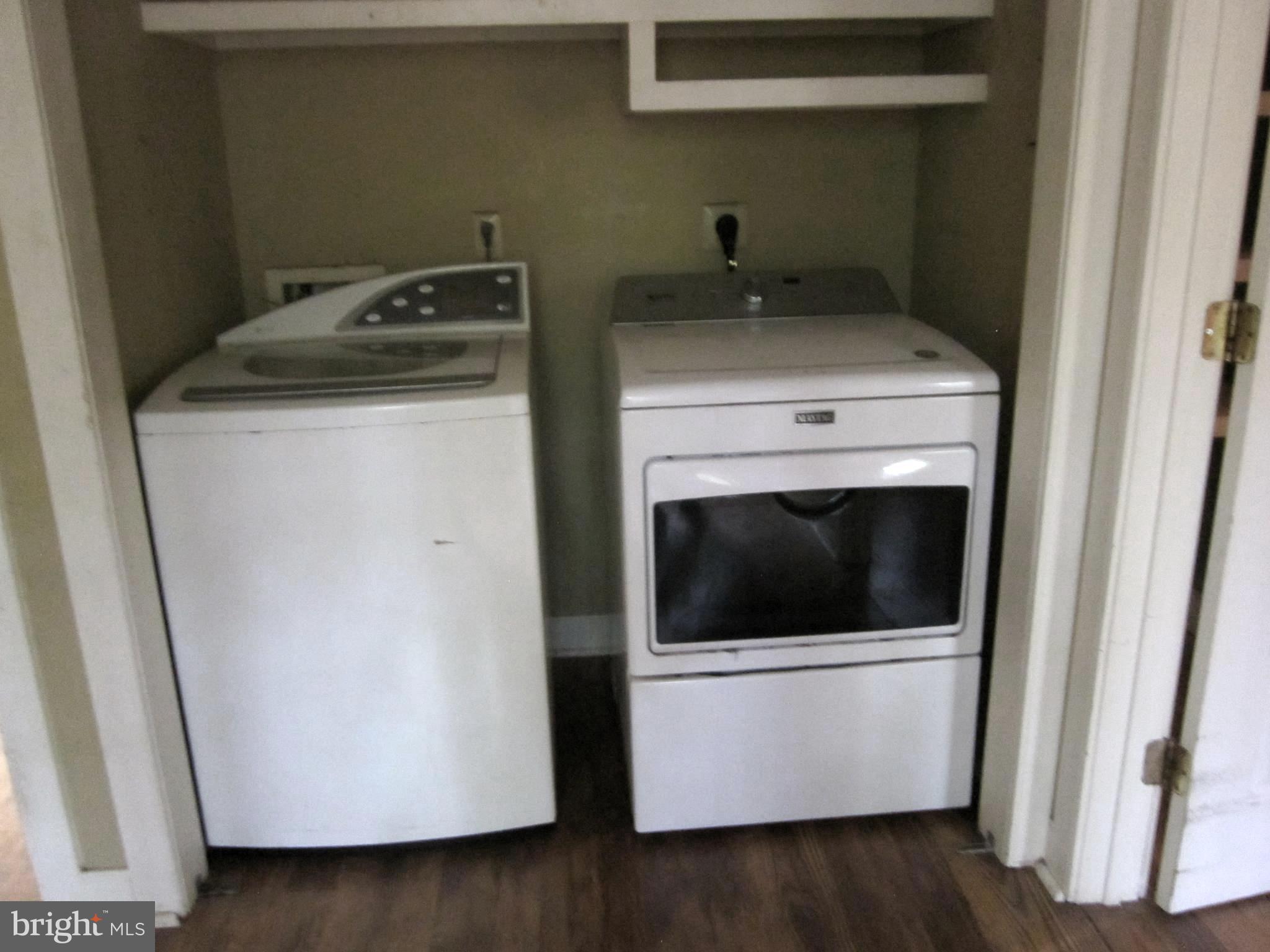 17 Davis Court Basye, VA 22810 - Photo 16 of 18 a utility room with dryer and washer