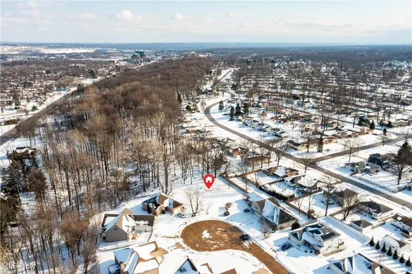 $155,000 | 872 East Dawnwood Drive, Independence, OH 44131