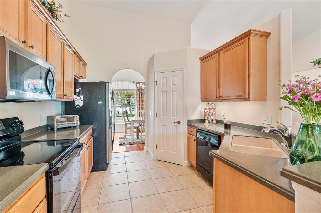 2025 South Fish Camp Road Eustis, FL 32726 - Photo 10 of 34