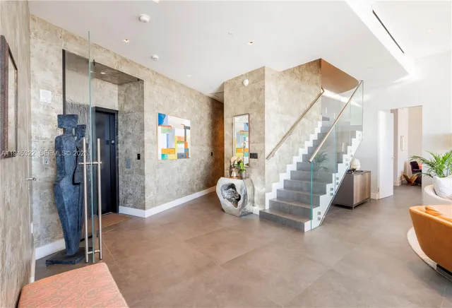 a view of an entryway with workspace