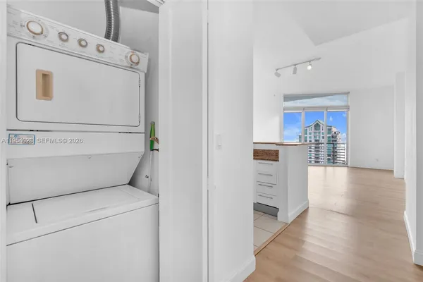 $499,000 | 325 South Biscayne Boulevard, Unit LPH 17, Miami, FL 33131