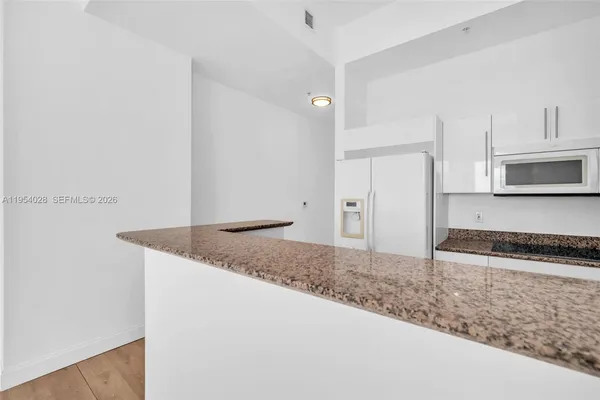 $499,000 | 325 South Biscayne Boulevard, Unit LPH 17, Miami, FL 33131