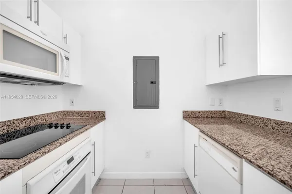 $499,000 | 325 South Biscayne Boulevard, Unit LPH 17, Miami, FL 33131