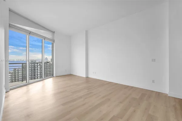 $499,000 | 325 South Biscayne Boulevard, Unit LPH 17, Miami, FL 33131