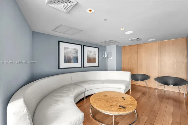 $499,000 | 325 South Biscayne Boulevard, Unit LPH 17, Miami, FL 33131