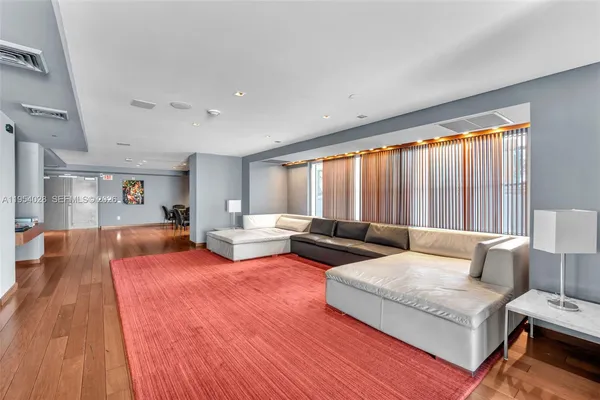 $499,000 | 325 South Biscayne Boulevard, Unit LPH 17, Miami, FL 33131