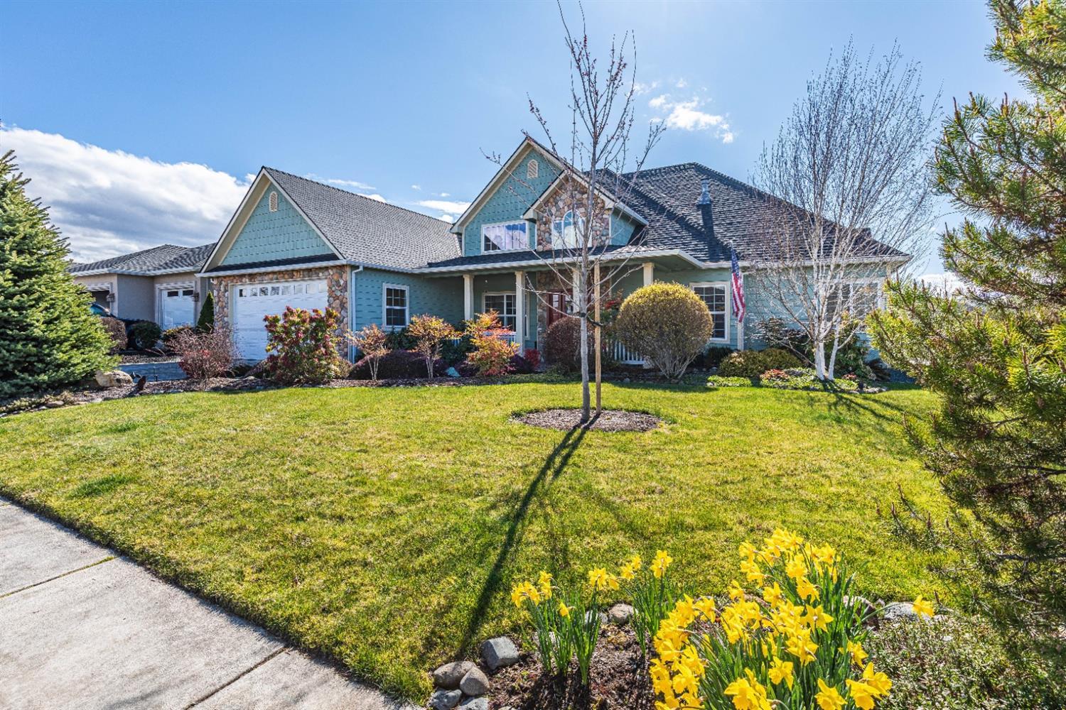 1068 Pumpkin Ridge Eagle Point, OR 97524 - Photo 1 of 33 Primary Photo