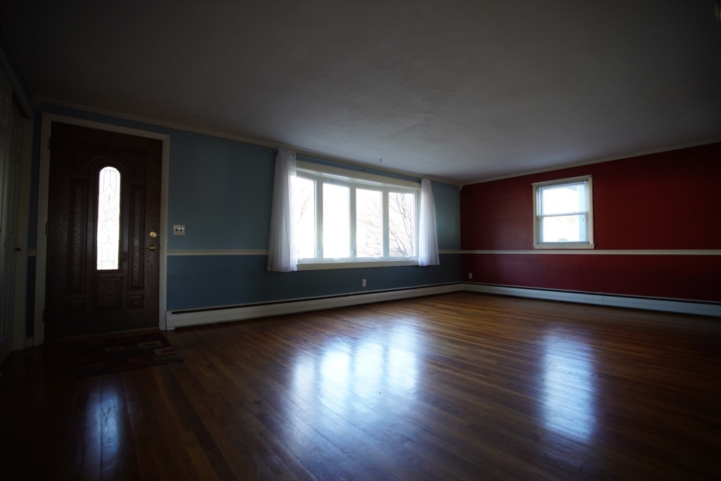 7 Nancy Drive Webster, MA 01570 - Photo 8 of 32 Gallery Image 8