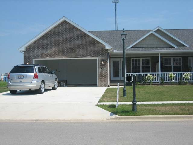 1827 Kingsbury Road Washington, IL 61571 - Photo 1 of 1 Gallery Image 1