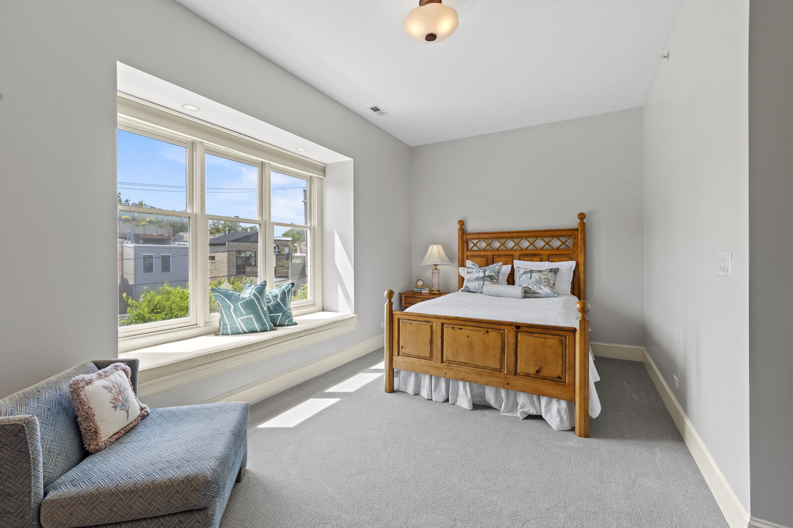 1423 West Lexington Street Chicago, IL 60607 - Photo 21 of 36 a bedroom with furniture and a window