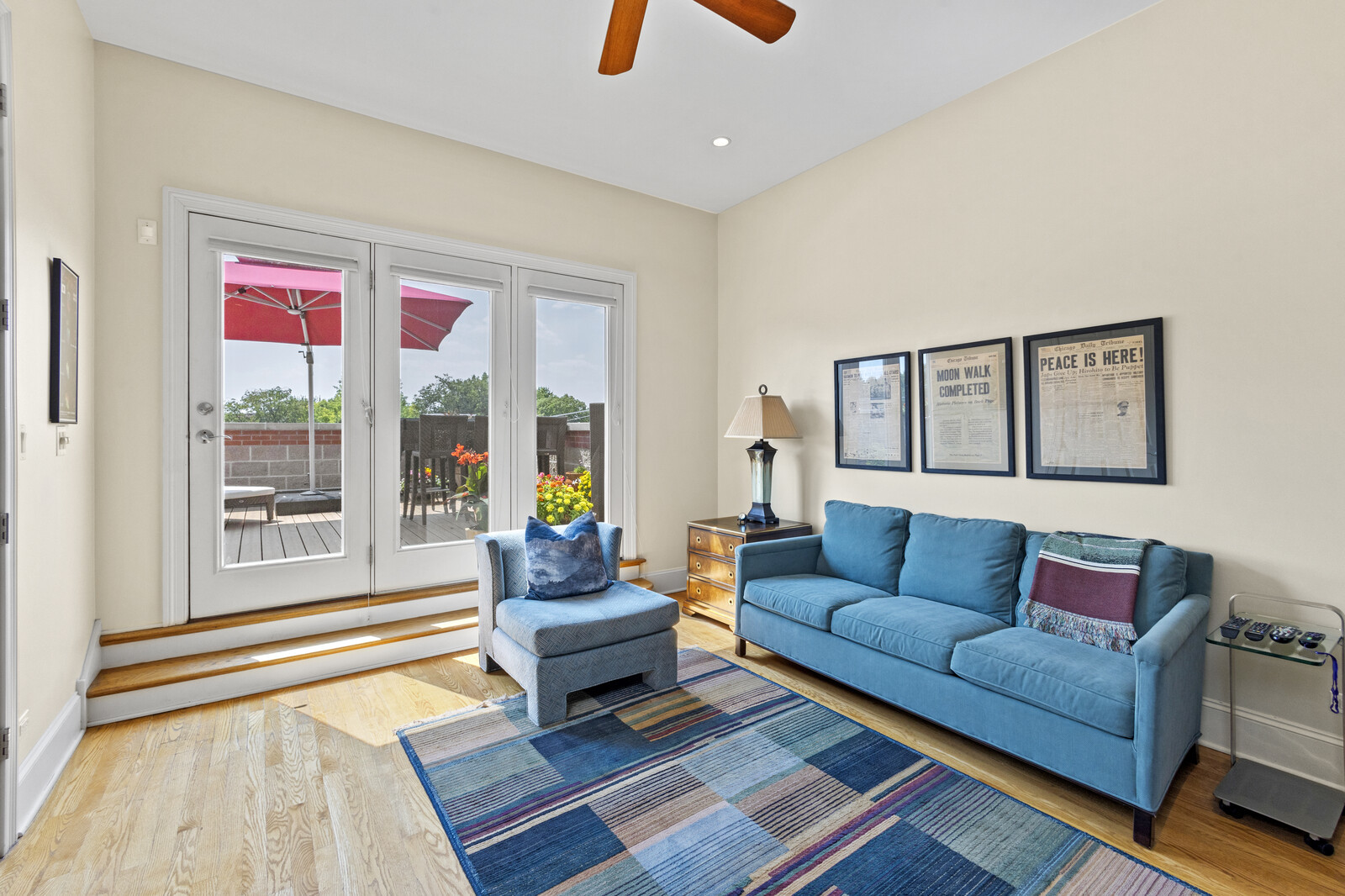 1423 West Lexington Street Chicago, IL 60607 - Photo 23 of 36 a living room with furniture and a large window