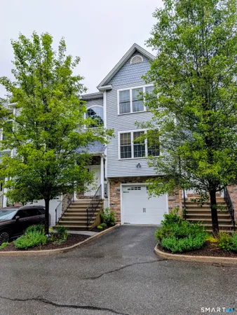 $3,400 | 15 Old Oak Drive, Unit 15, Brookfield, CT 06804