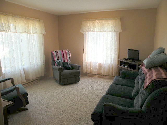 557 North Baldwin Road Owosso, MI 48867 - Photo 8 of 21 31353760-7.JPG