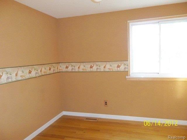 32471 Kelly Road Fraser, MI 48026 - Photo 11 of 11 100_2887.JPG
