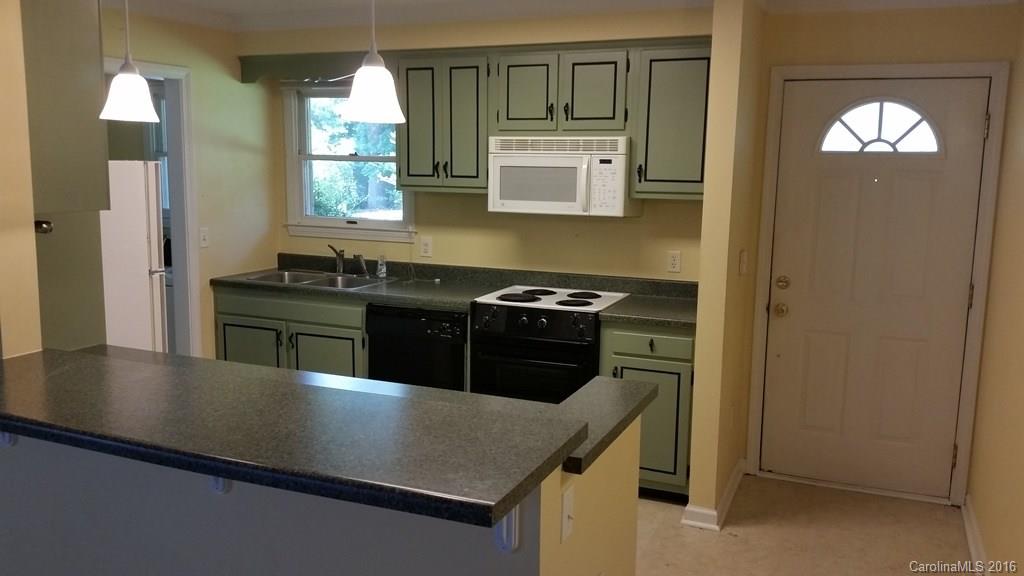 605 Hebron Road, Unit 1 Hendersonville, NC 28739 - Photo 2 of 9 Gallery Image 2