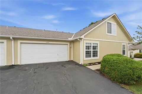 $345,000 | 11320 South Pflumm Road, Olathe, KS 66215