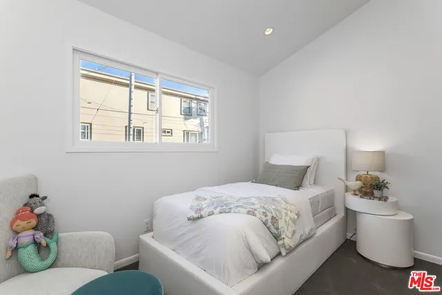 $3,349,000 | 3001 Grand Canal, Venice, CA 90291