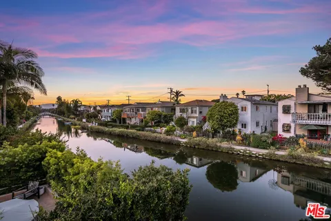 $3,349,000 | 3001 Grand Canal, Venice, CA 90291