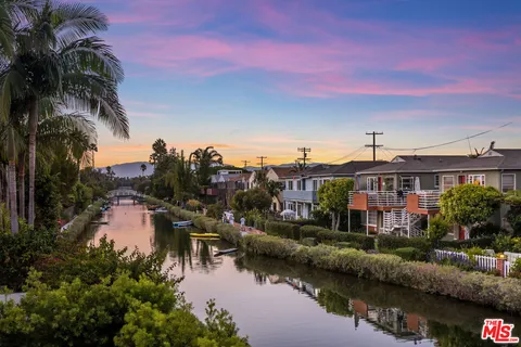 $3,349,000 | 3001 Grand Canal, Venice, CA 90291