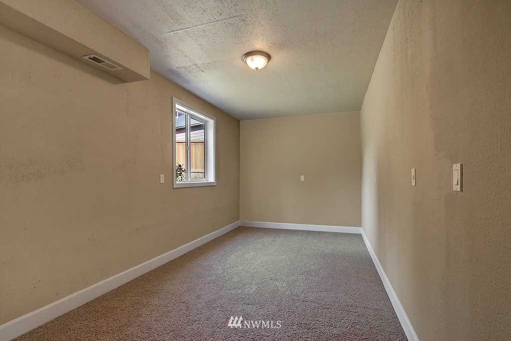 611 203rd Street Southeast Bothell, WA 98012 - Photo 14 of 18