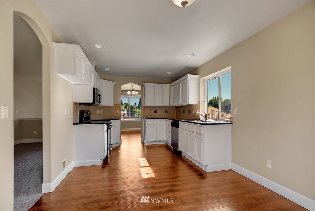 611 203rd Street Southeast Bothell, WA 98012 - Photo 3 of 18