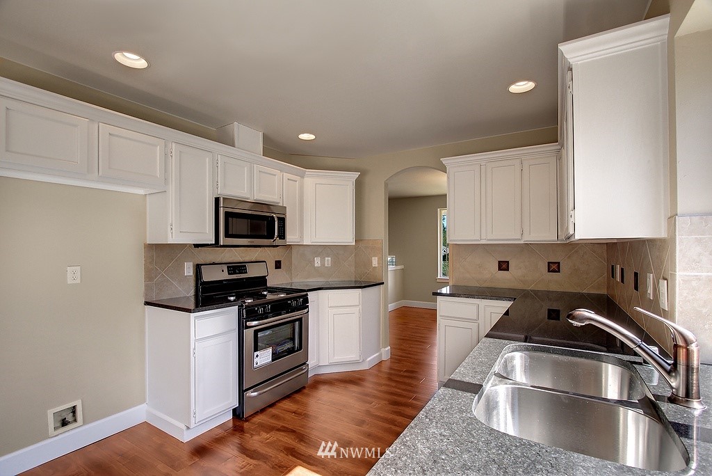611 203rd Street Southeast Bothell, WA 98012 - Photo 4 of 18