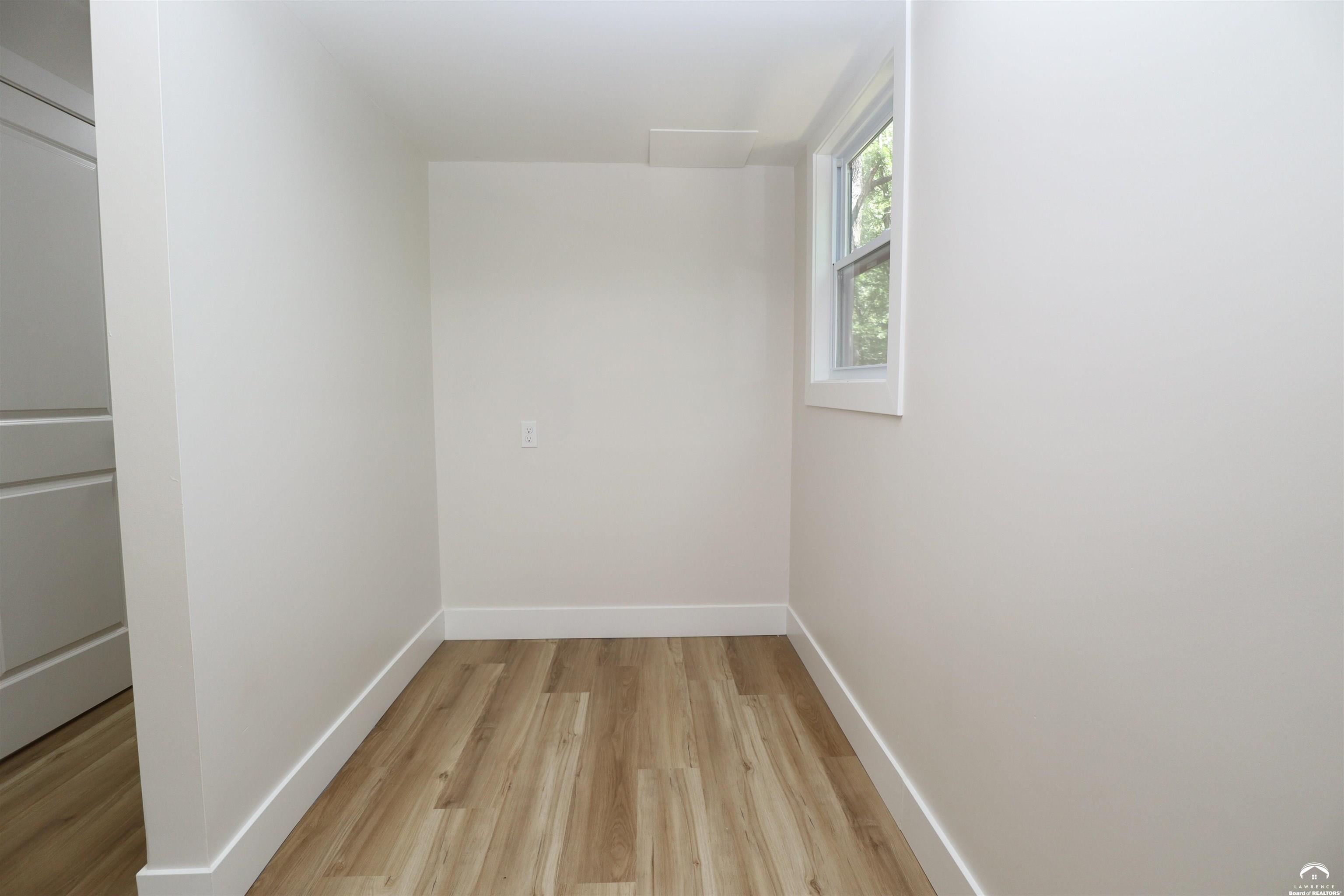 2729 Stratford Road Lawrence, KS 66049 - Photo 5 of 25