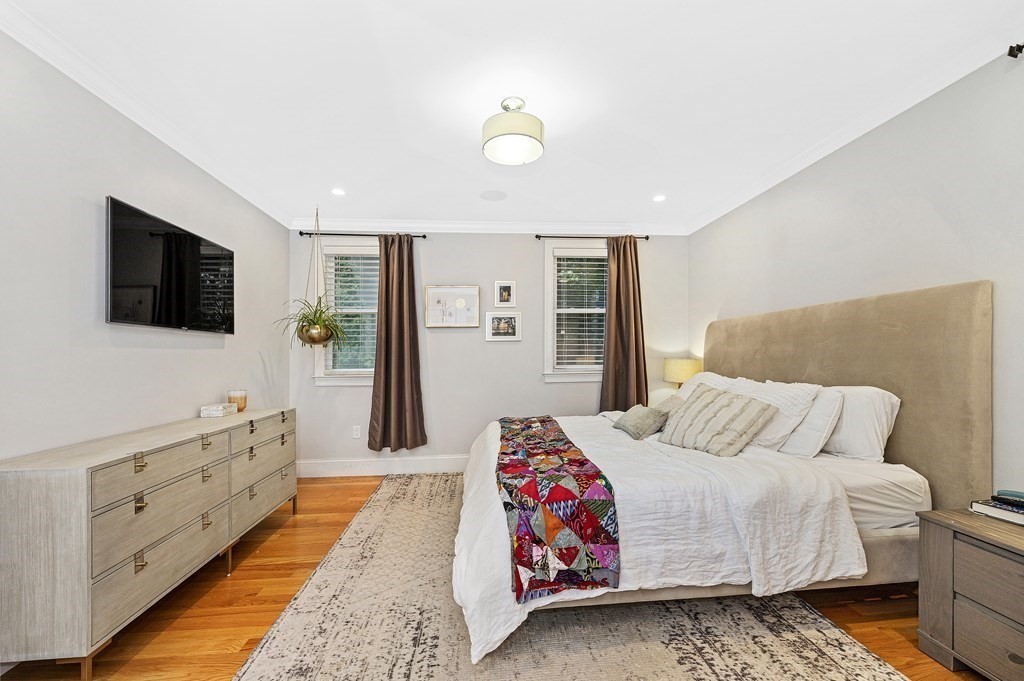 9 Bartlett Crescent, Unit 1 Brookline, MA 02446 - Photo 11 of 31