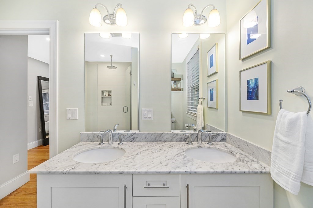 9 Bartlett Crescent, Unit 1 Brookline, MA 02446 - Photo 13 of 31