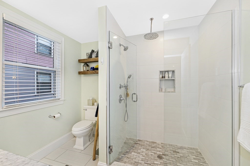 9 Bartlett Crescent, Unit 1 Brookline, MA 02446 - Photo 14 of 31